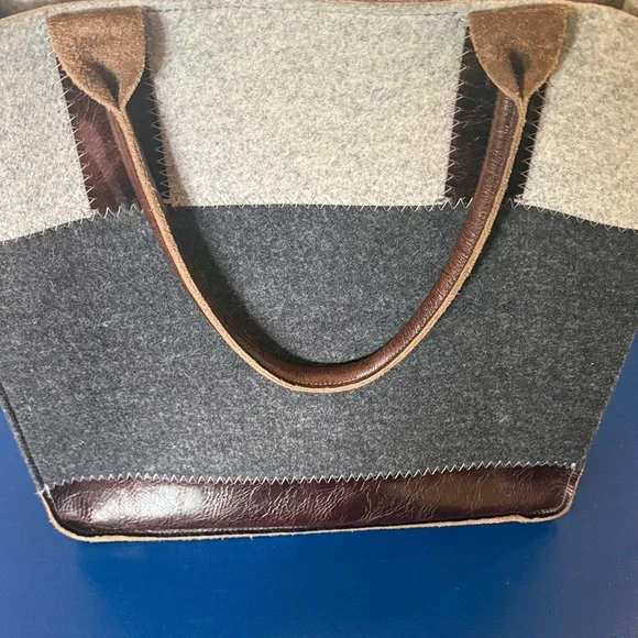 Graf Lantz Jaunt Merino Wool Tote - Picture 8 of 9
